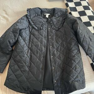 H&M Black Quilted Puffer Jacket with Ruffle Collar